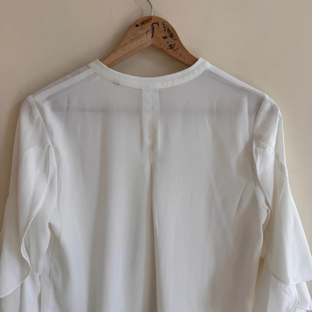 CAbi White Float Top 3/4 Ruffle Bell Sleeve Womens Size S Blouse 5521